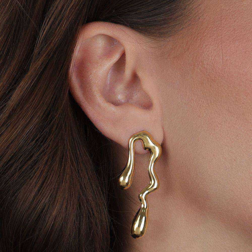 Brinco Dourado Orgânico de Gota - Galeria